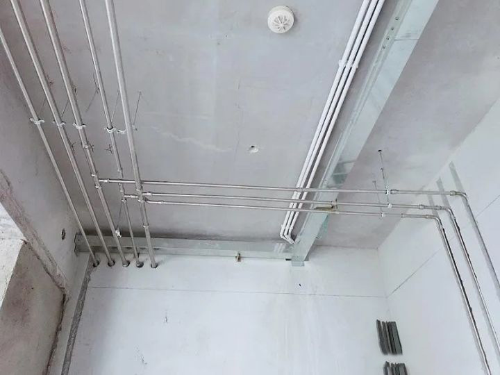 薄壁茄子在线视频APP水管安裝.jpg